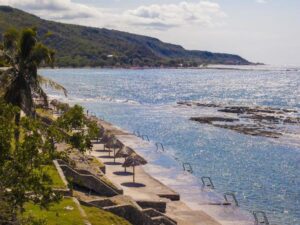 Beach and ocean near Hotel Costa Morena