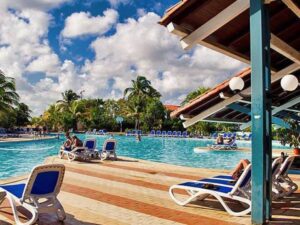 Desk chairs and pool in the Hotel BelleVue Puntarena, Varadero