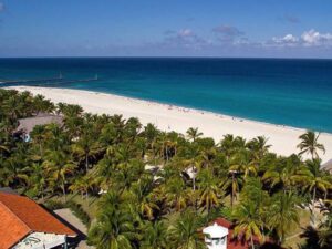 Ocean shore of Hotel BelleVue Puntarena